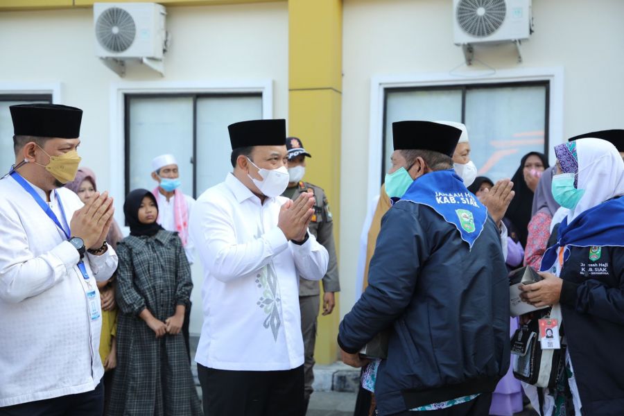 107 Jemaah Calon Haji Kabupaten Siak di Lepas Wabup Husni Merza