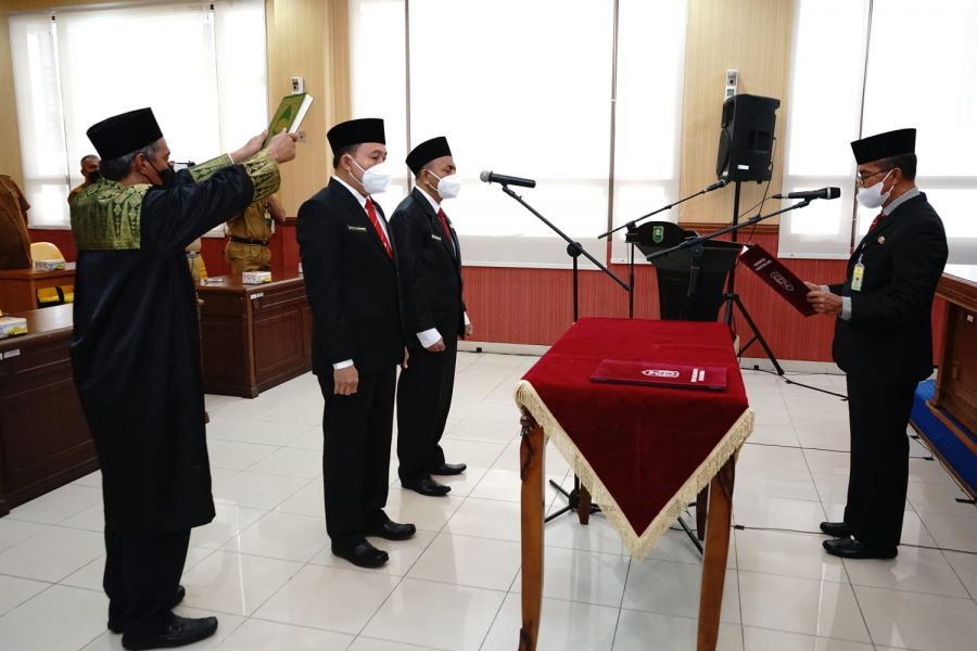 Asisten Adum Lantik Dua Pejabat Fungsional Dokter Ahli Utama