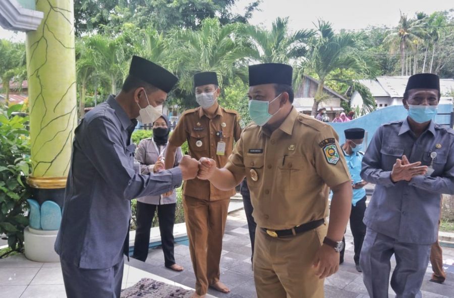 Bersama Wabup, Baznas Salurkan Zakat di Kecamatan Siak