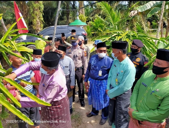 Bujang Kampung Permudah Warga Urus Administrasi Kependudukan 