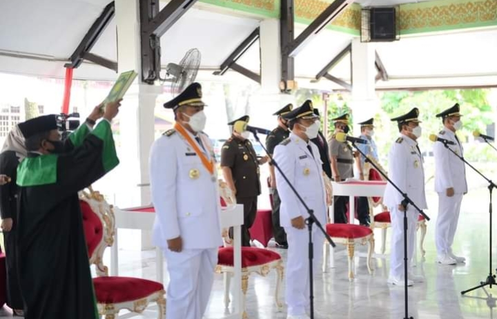 Pasangan Bupati  Siak Alfedri  dan Wabup Husni Merza Resmi Dilantik Gubri Syamsuar