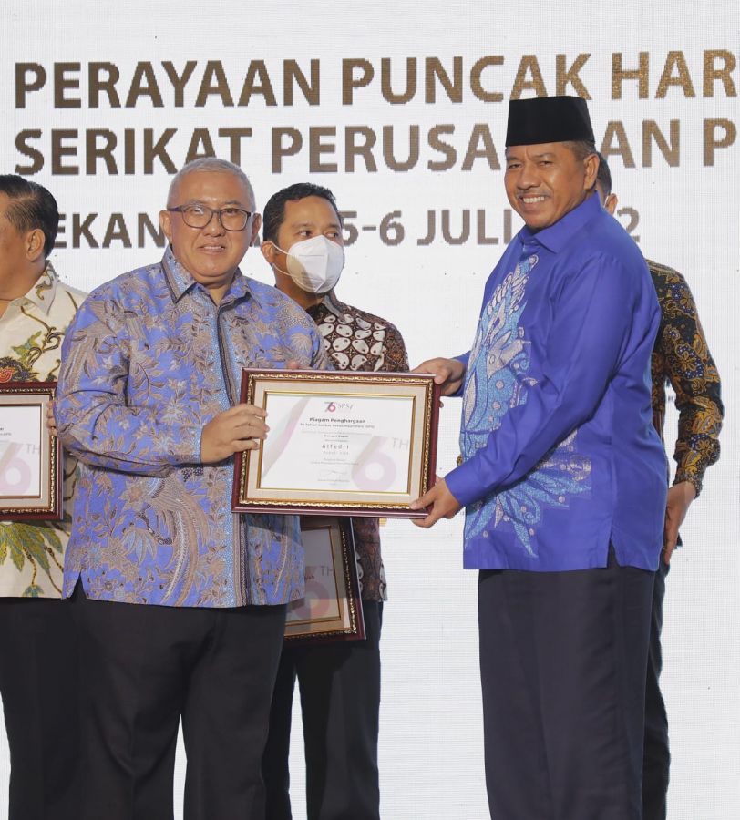 Bupati Siak Alfedri Pemimpin Terpopuler Media Arus Utama Tahun 2022