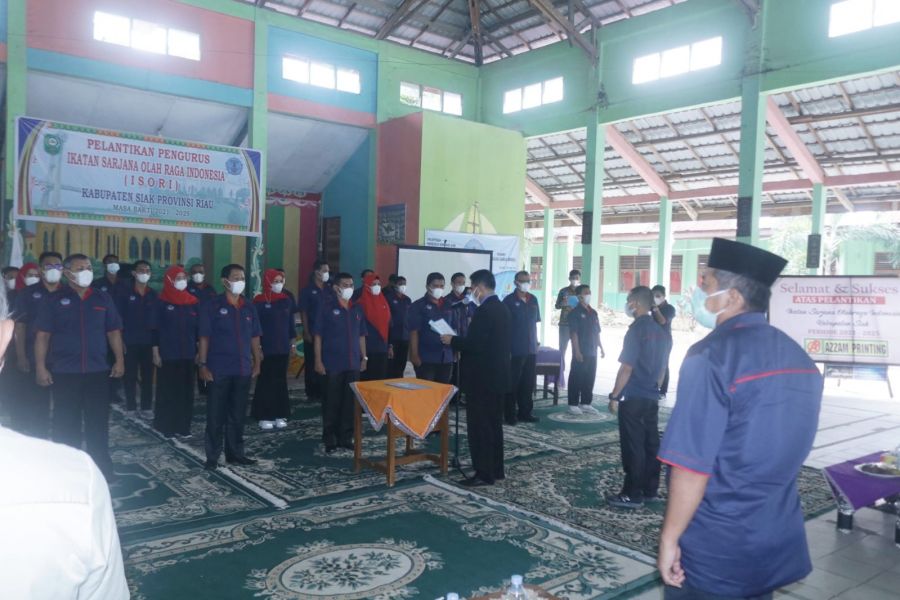 Bupati Siak Drs H. Alfedri Lantik Pengurus Isori
