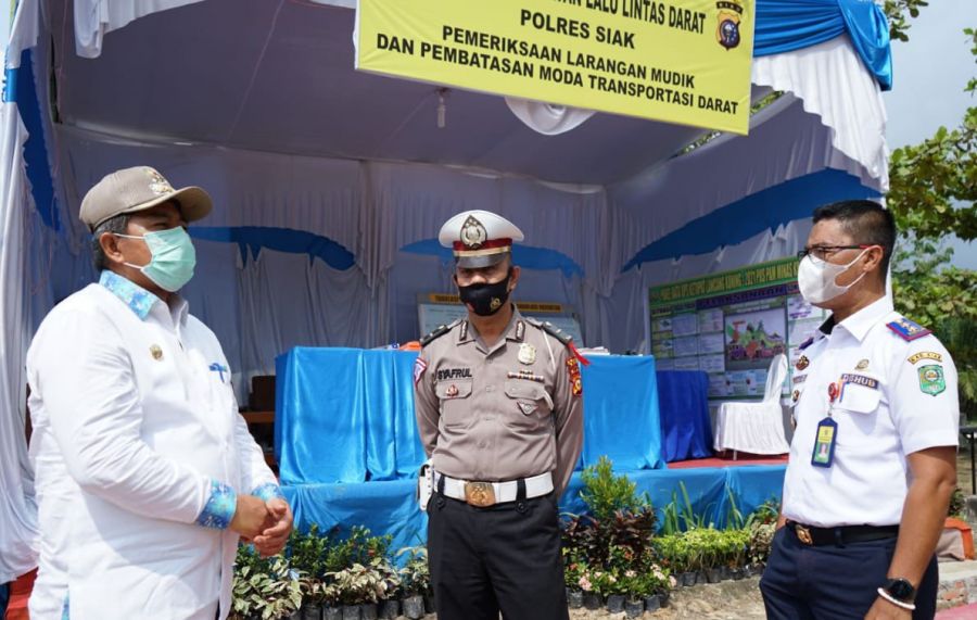 Bupati Siak Pantau Pos Penyekatan Minas dan Kandis