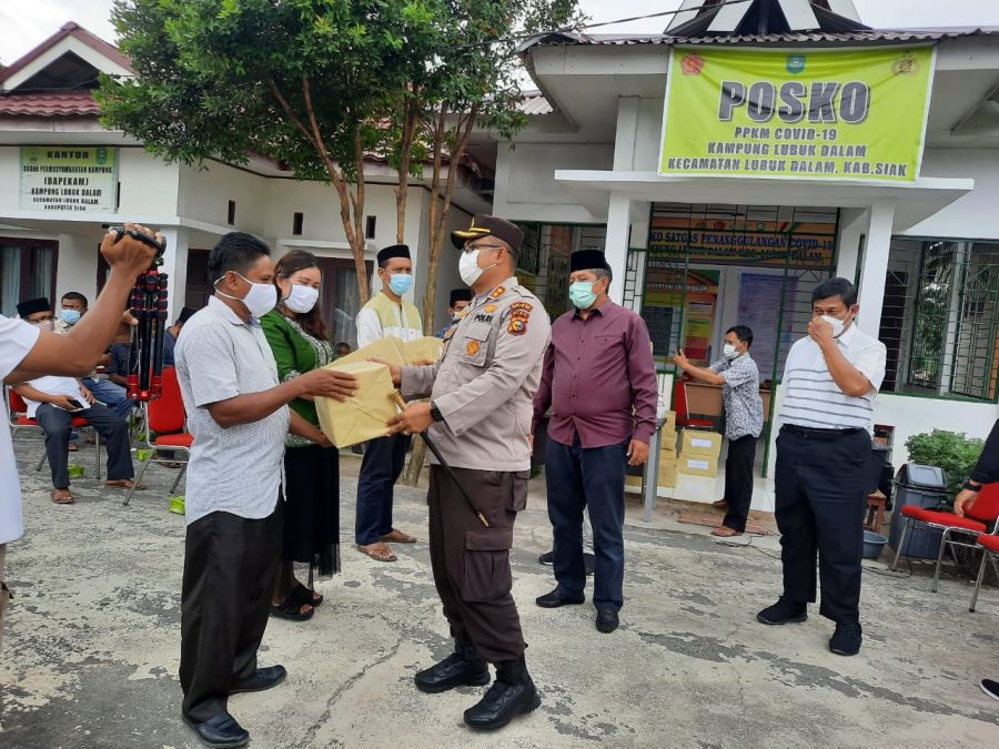 Kapolres Siak dan Bupati Beri Bantuan Masker, Obat Obatan dan Sembako