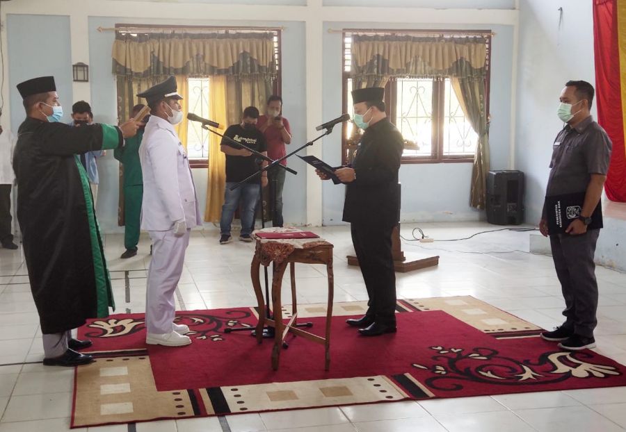 Lantik Penghulu Kampung Benteng Hulu, ini pesan Husni.