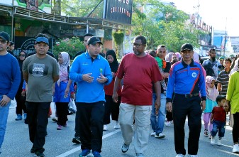 Lepas Jalan Sehat Hardiknas, Wabup Husni Apresiasi: Ini Sangat Luar Biasa