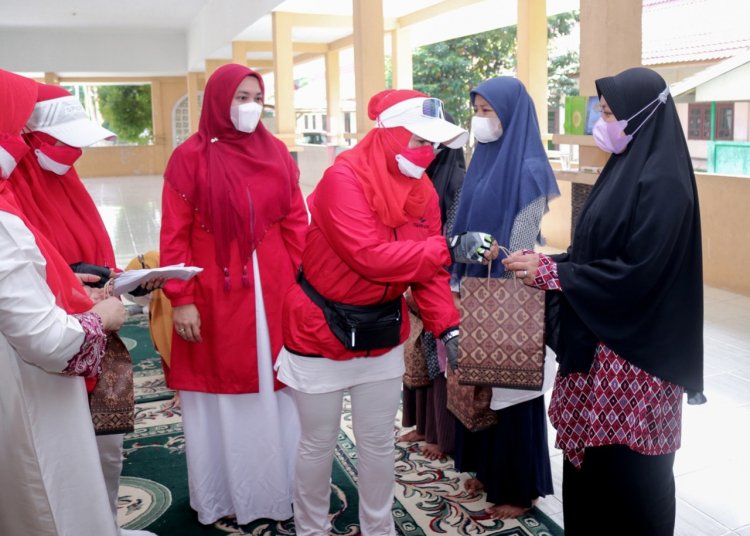 Meriahkan HUT RI Ke-76, Dekranasda Siak Beri Bingkisan ke Panti Asuhan