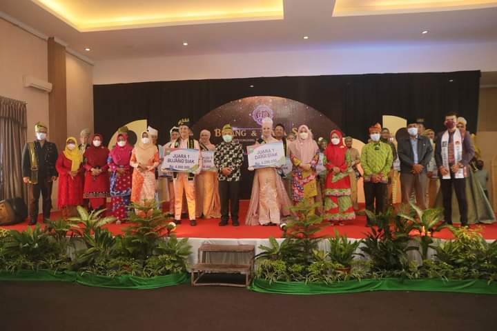 Ongli Sangara & Winanda Amelia terpilih sebagai Bujang & Dara Kabupaten Siak tahun 2021. 