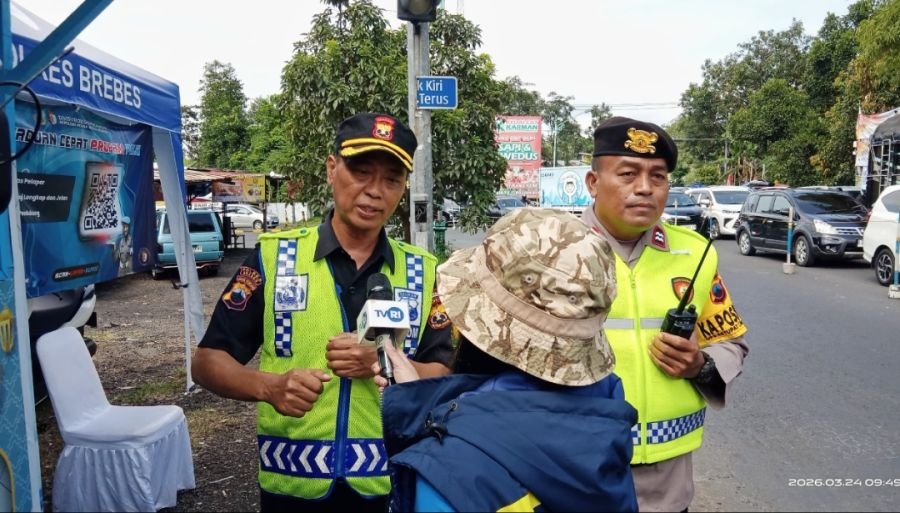 Pengurus Senkom Brebes Diwawancarai Tim Liputan Mudik TVRI