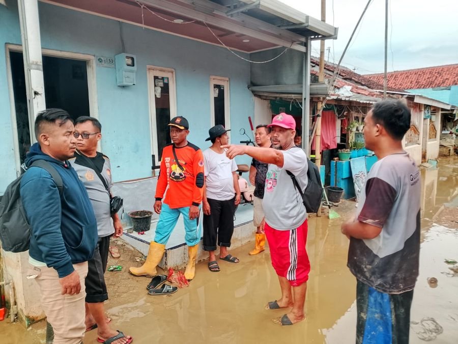 Senkom Brebes Peduli Bencana Banjir di Ketanggungan