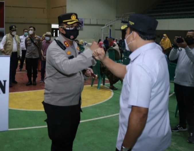 Wabup Siak Tinjau Vaksinasi Massal Sempena HUT Bhayangkara Ke-75 di Tualang