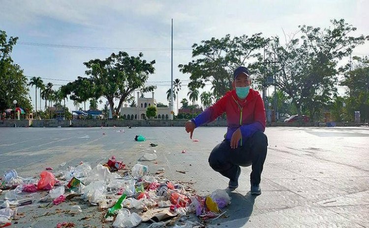 Wabup Siak Unggah ke Fanspage Tumpukan Sampah Depan Istana