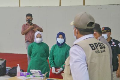 Bupati Siak Bersama Kapolres Siak Tinjau Pelaksanaan Rapid Swab Antigen di IKPP perawang